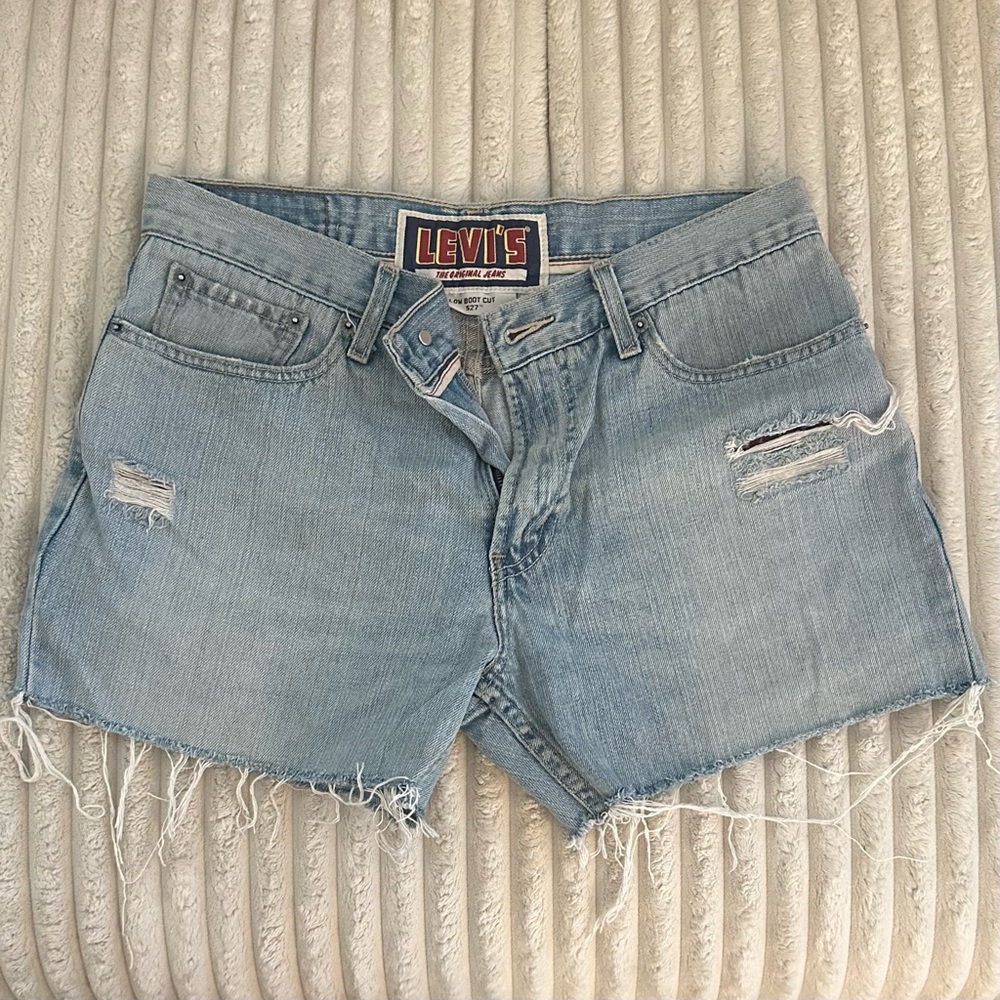 ✨ Levi's Light Blue Distressed Denim Cut-Off Shorts